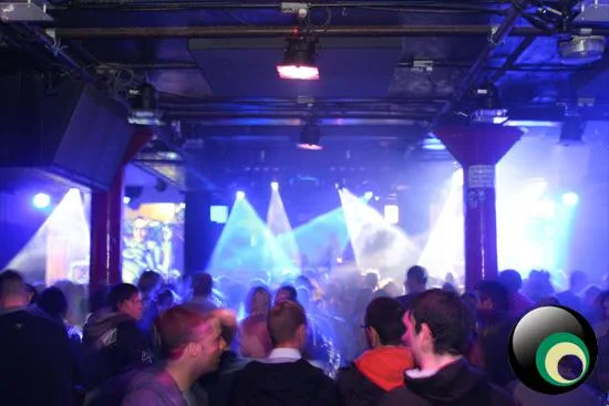 Sensi-Tize Vs. Bassjam