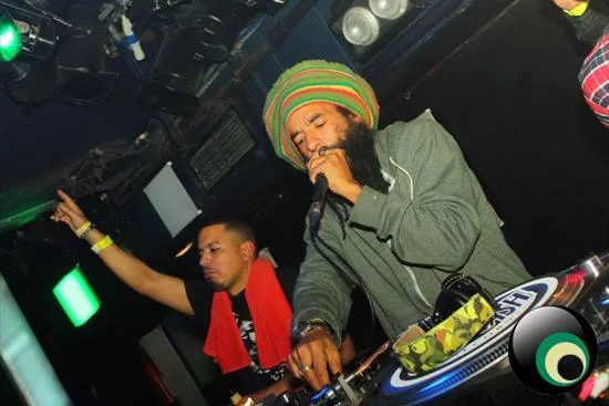 Sensi-Tize Vs. Bassjam