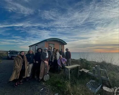 Les Caravanes - Travelling Folk Club + Supports