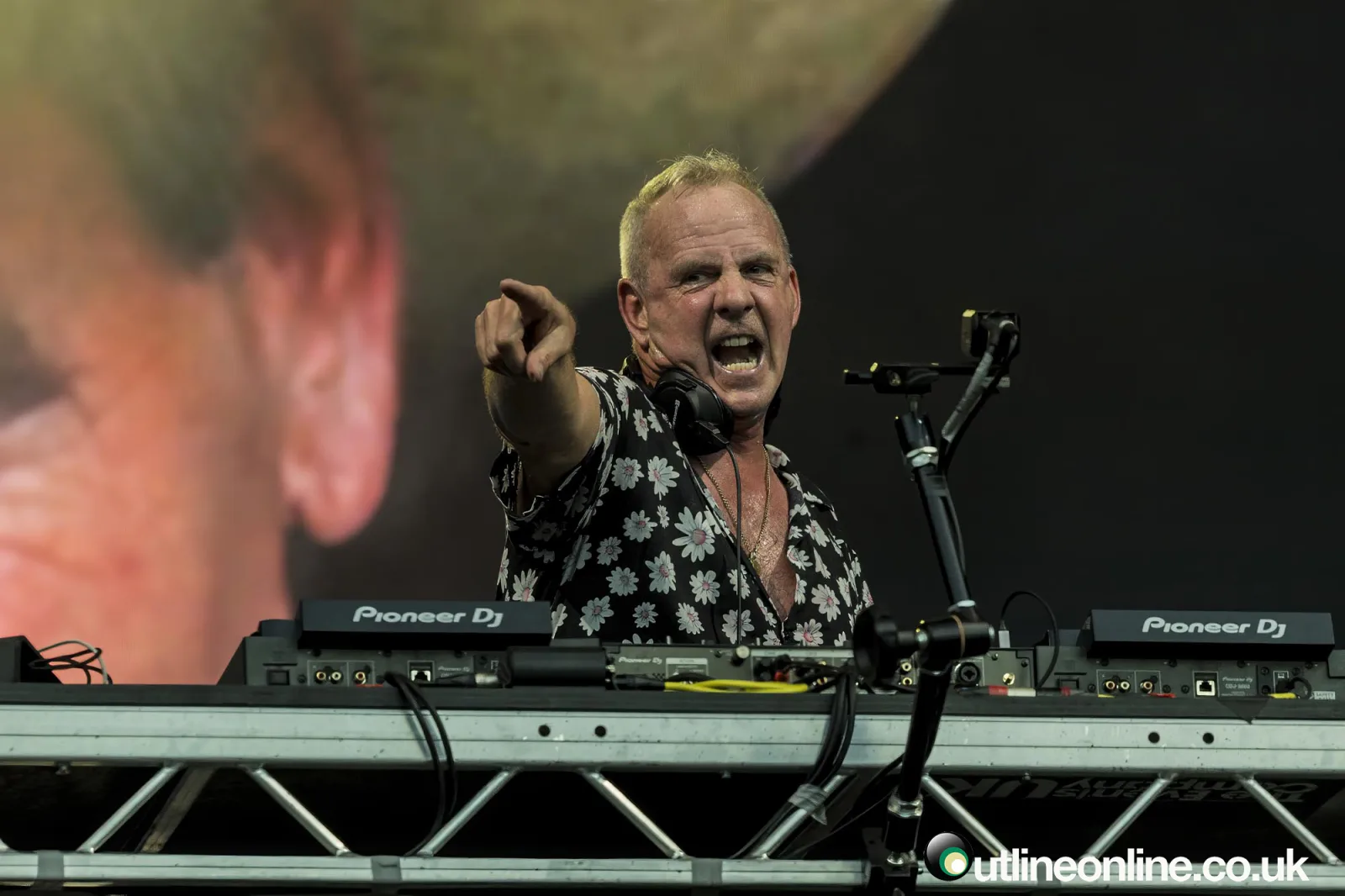 Fatboy Slim - Forest Live