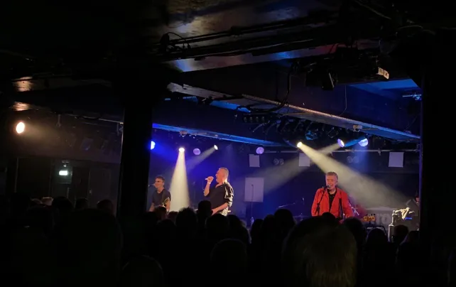 THE UNDERTONES & THE EXTONS