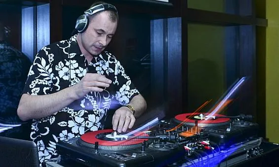 DJ Andy Smith