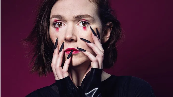 Elf Lyons